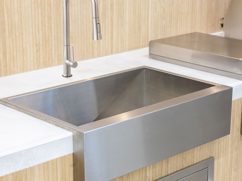 Load image into Gallery viewer, 32" Farmhouse Sink w/Pull Down Faucet