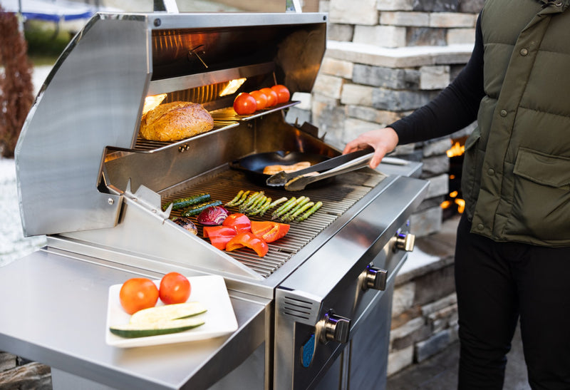 Load image into Gallery viewer, American Made Grills - Atlas, Includes Grill Cover - WITH BRIQUETTES
