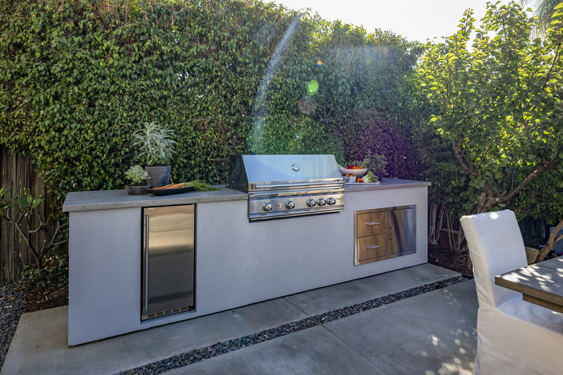 Load image into Gallery viewer, Summerset Grills 15" Stainless Steel Outdoor Rated Refrigerator With Stainless Steel Door
