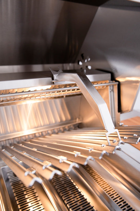 American Made Grills - Muscle - Hybrid - Includes: Grill Cover, Drop-In Sear Burner, Rotisserie, Griddle Plate, Starter Kit, Care Kit